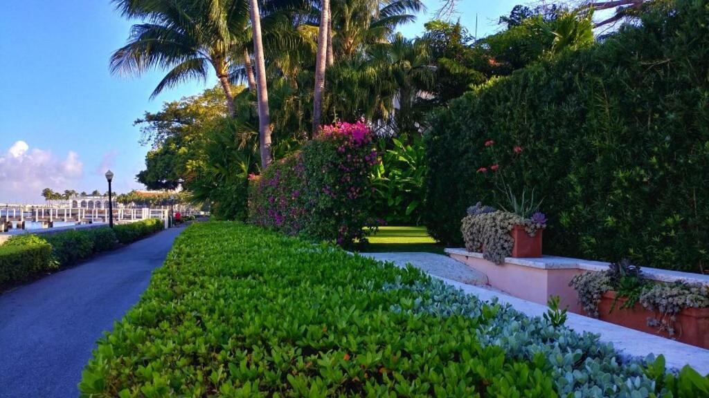 Hemingway Suites At Palm Beach Hotel Island Exteriér fotografie